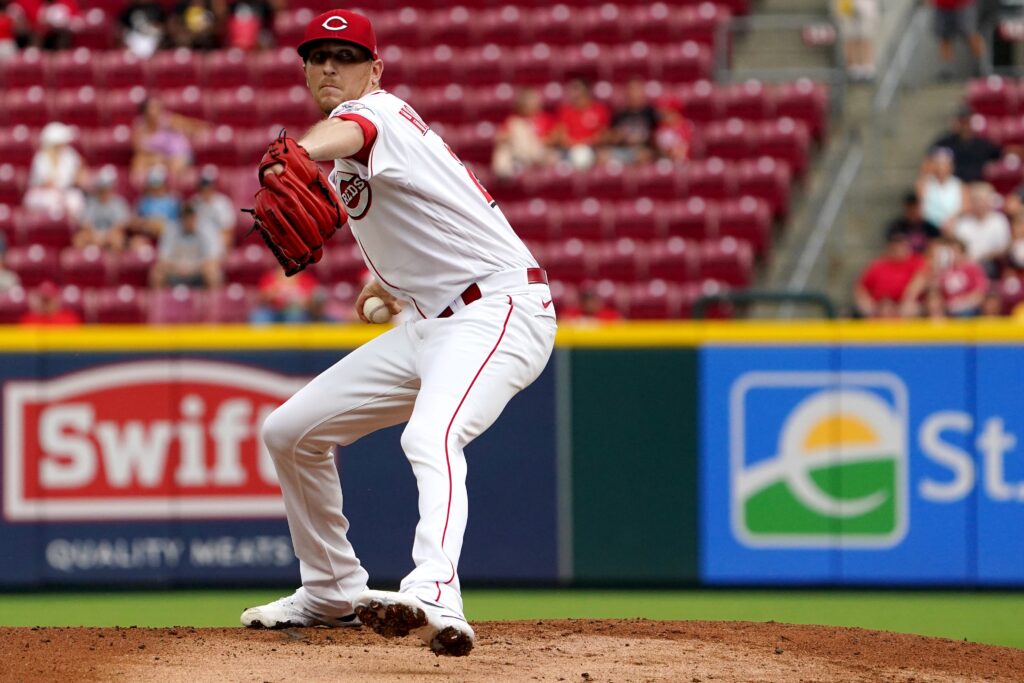 Reds, Rockies swap Robert Stephenson, Jeff Hoffman in four-player