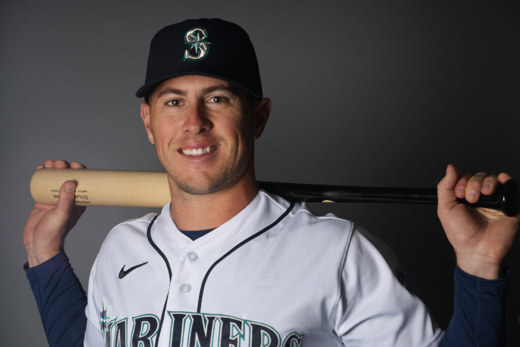 Seattle Mariners: What if the Cincinnati Reds want Dylan Moore?