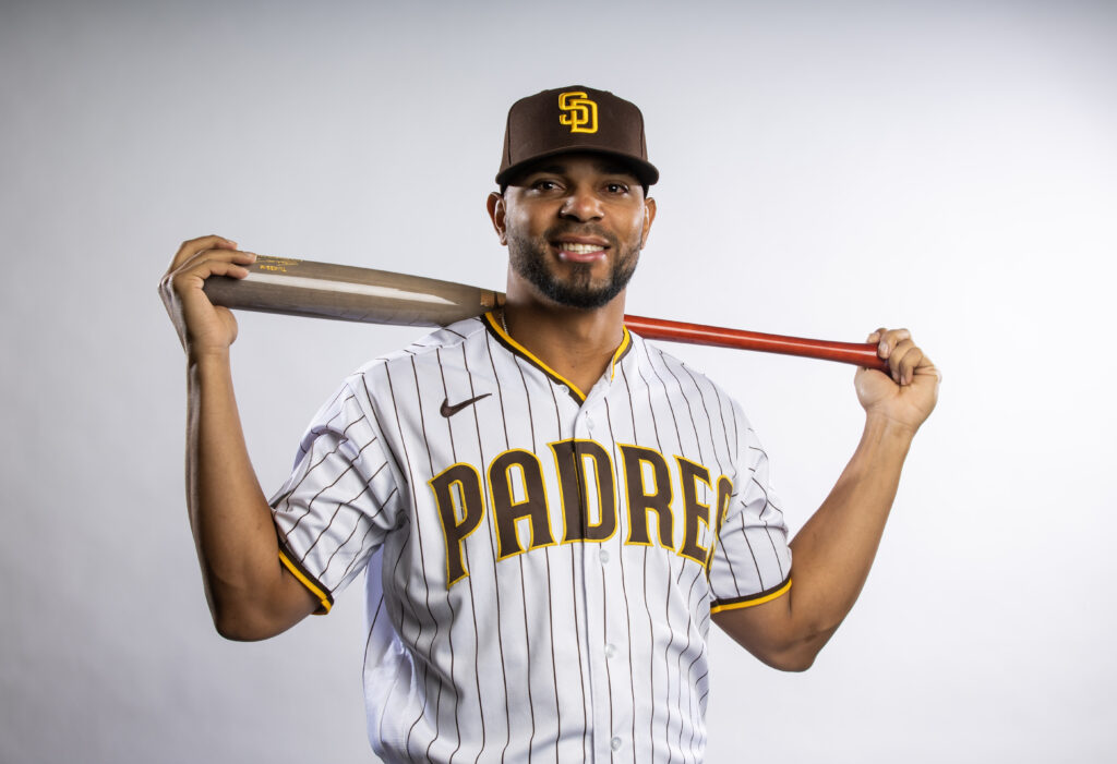 RHP Nick Martinez, Padres finalize three-year, $26 million contract