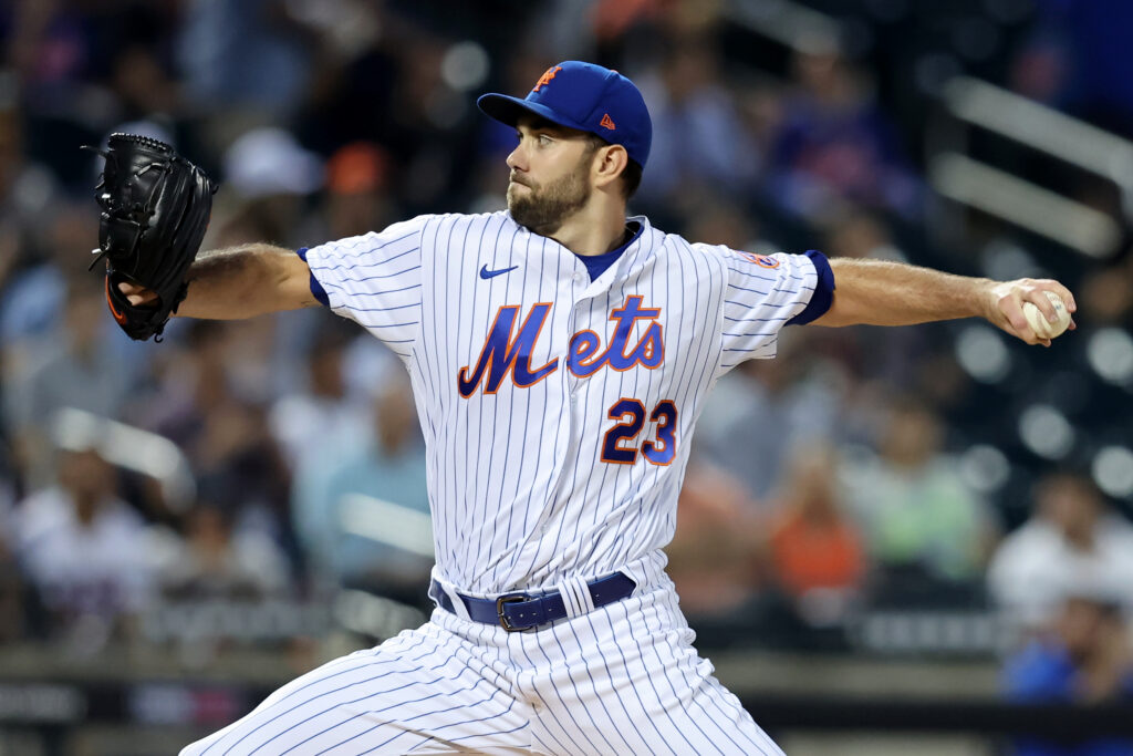 Jose Quintana of the New York Mets pitches against the St. Louis