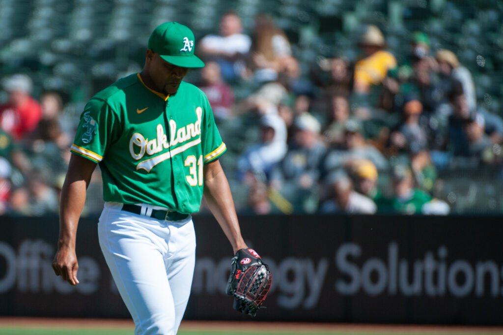 A's acquire closer Jeurys Familia from Mets