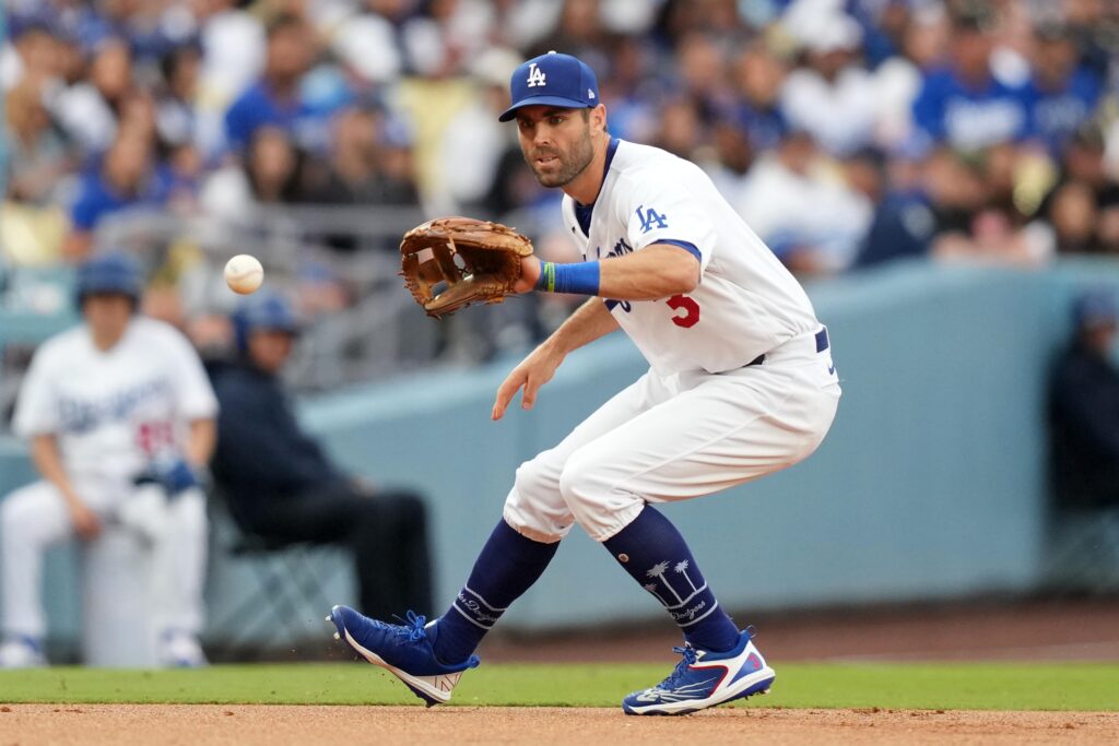Dodgers to put Chris Taylor on IL