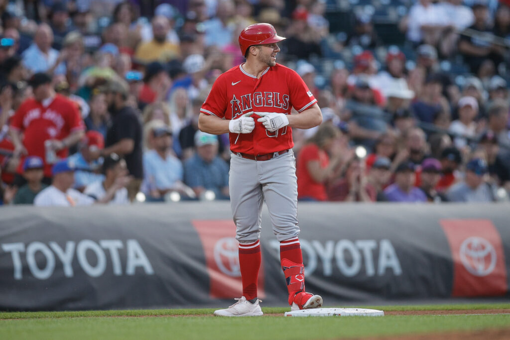 Dodgers Sign T.J. McFarland, Kevin Padlo To Minor League Contracts