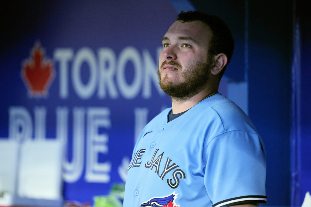 Report: Blue Jays' Kirk expected to miss 6 weeks with hip flexor
