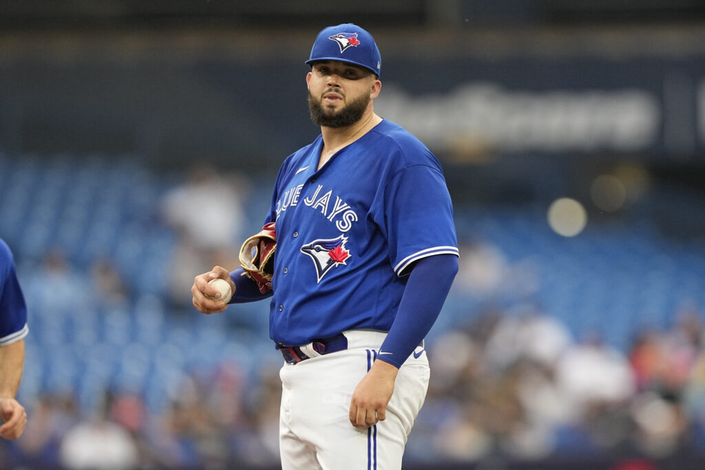 Blue Jays' Manoah rips MLB Network's Recker for comments about his time in  gym