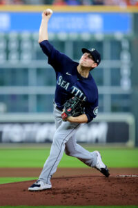 Mariners RHP Chris Flexen triggers 2023 vesting option