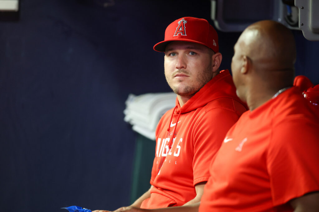 Angels place Mike Trout on IL with left hamate fracture