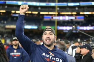 Justin Verlander returns to Astros with World Series in mind, 300 wins