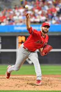 Lucas Giolito back in playoff race for Cleveland Guardians