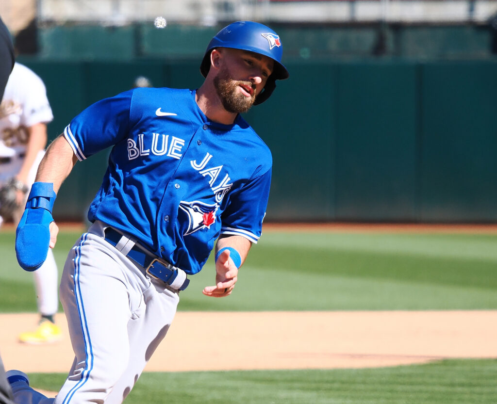 Blue Jays trade Trent Thornton to Mariners for minor leaguer Mason