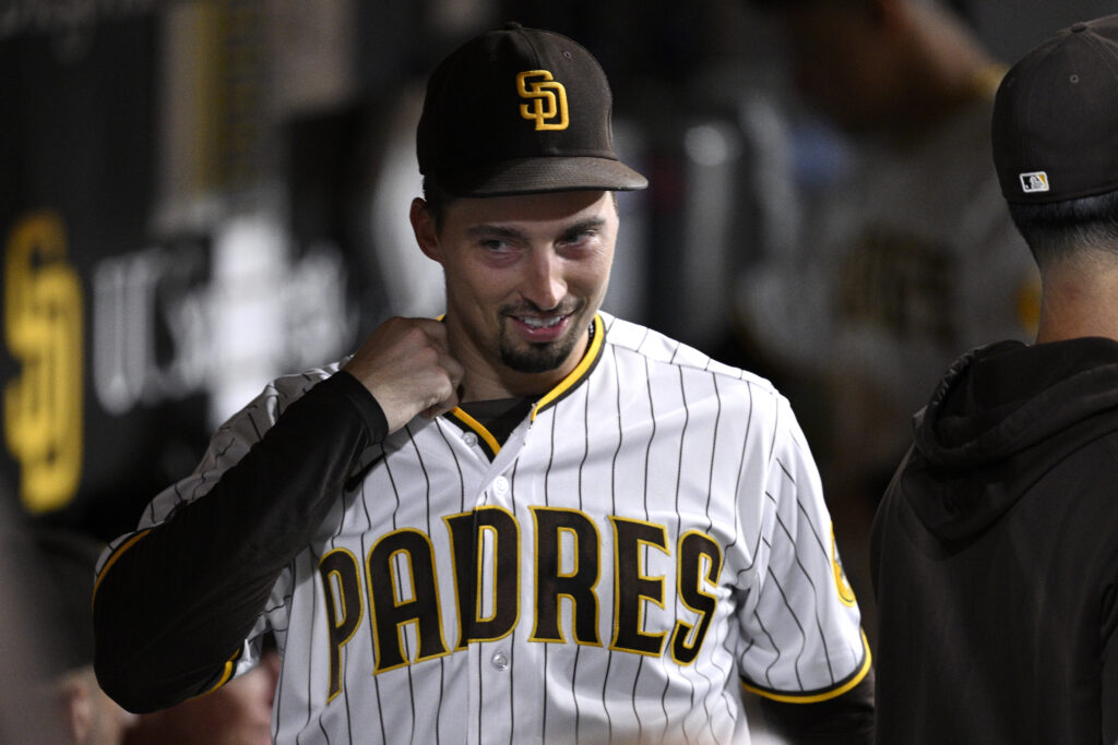 MLB fans absolutely hated the massive Motorola ad on Padres' jerseys