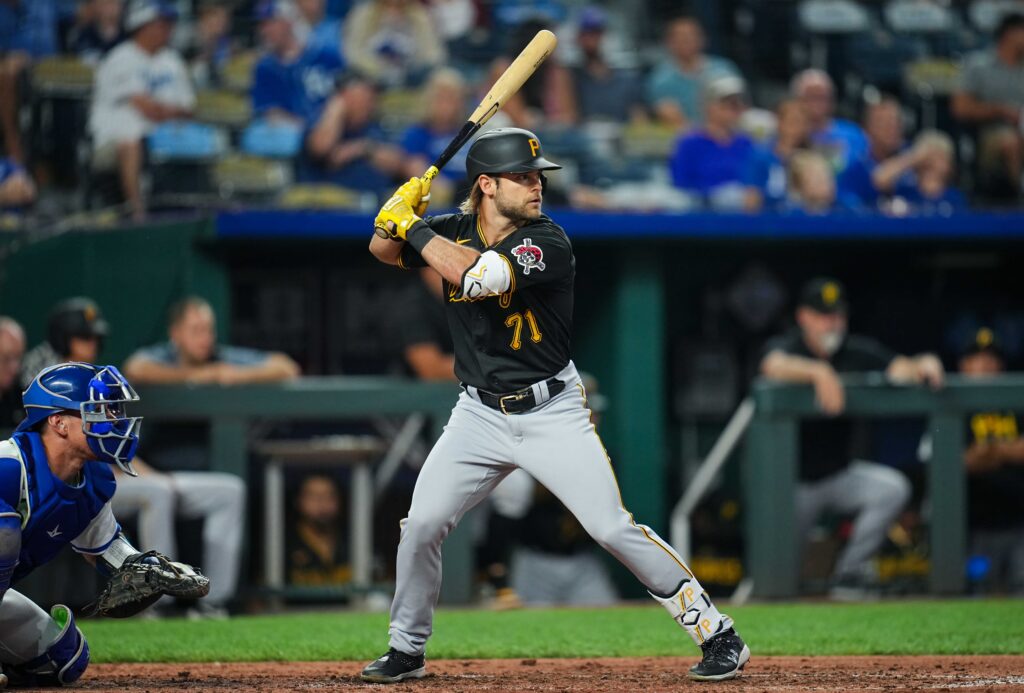 Brewers Claim Vinny Capra From Pirates
