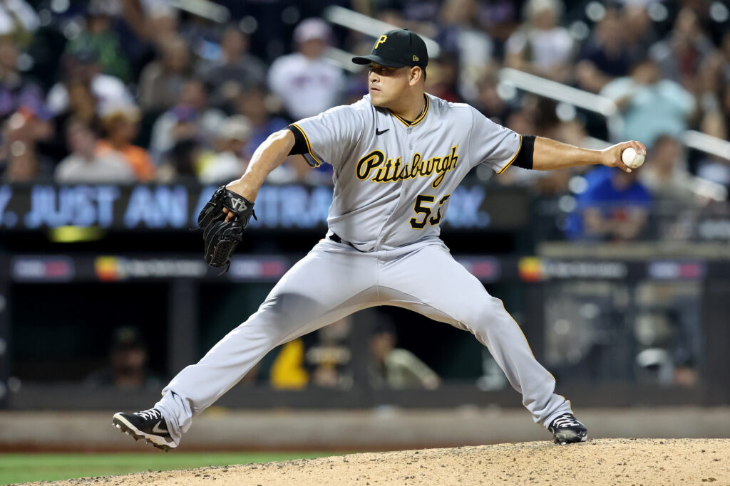 Manny Bañuelos Signs With CPBL’s Rakuten Monkeys Manny Bañuelos Signs With CPBL’s Rakuten Monkeys