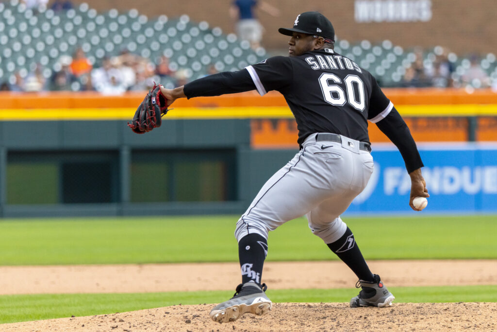 Mariners Acquire Gregory Santos