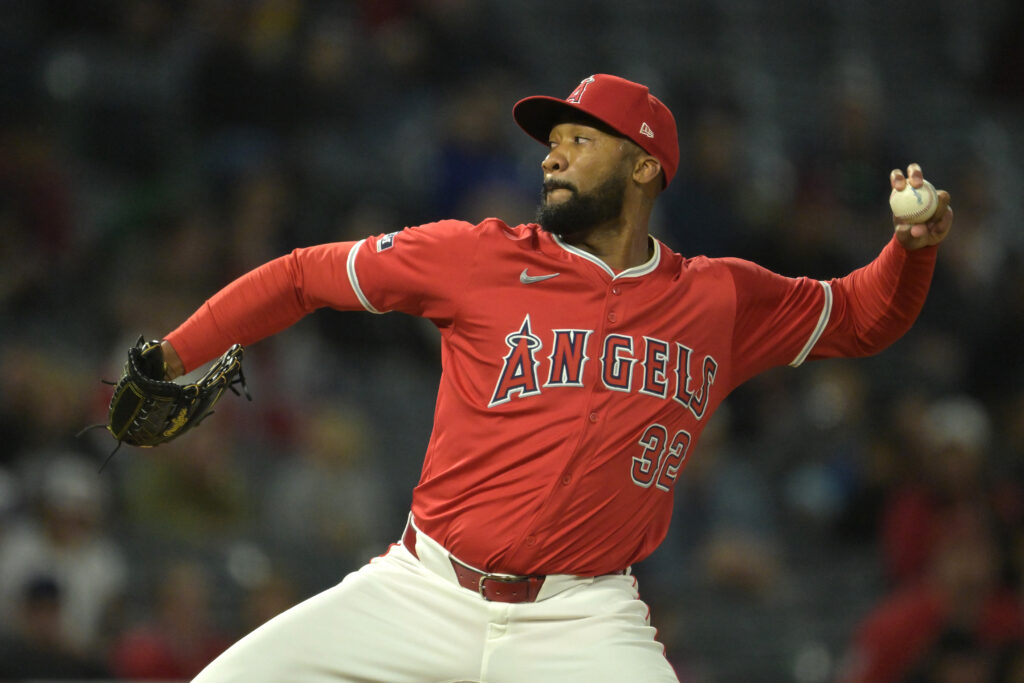 Blue Jays Sign Amir Garrett To Minors Contract