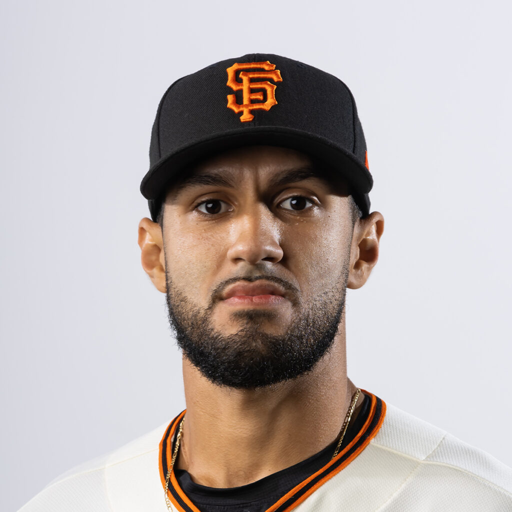 Giants Re-Sign Raymond Burgos To Minors Contract
