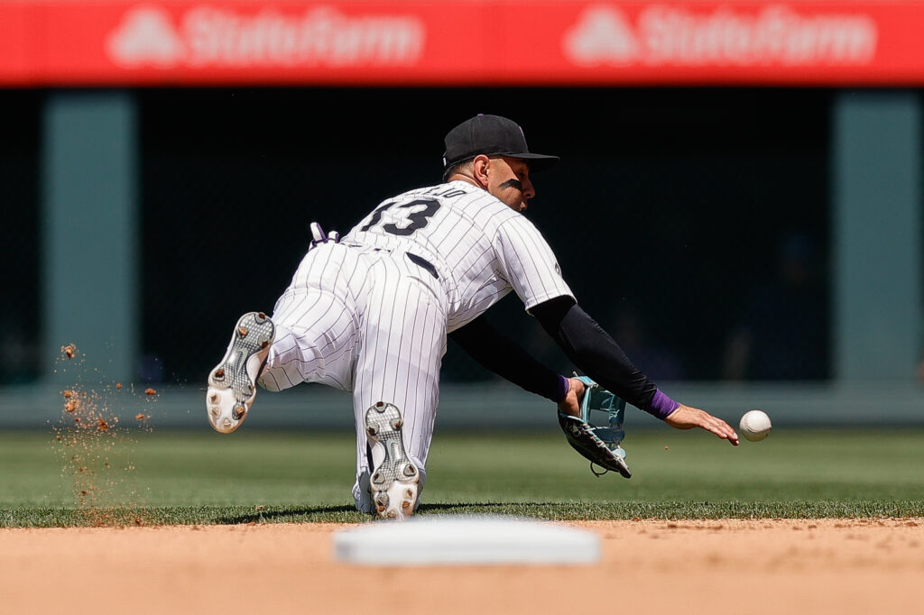 Dodgers Sign Alan Trejo To Minor League Deal