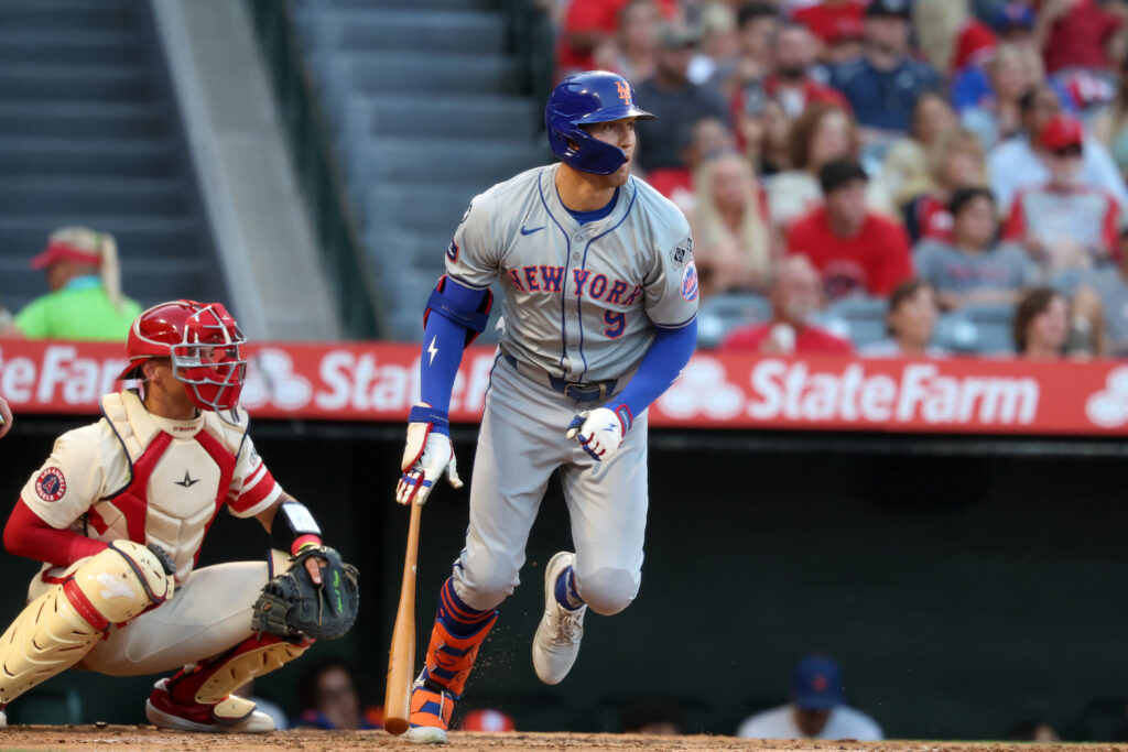 Mets' Brandon Nimmo Battles Knee Pain Ahead of Opening Day