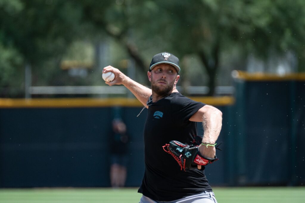 Diamondbacks reinstate Merrill Kelly from 60-day IL and DFA Humberto Castellanos