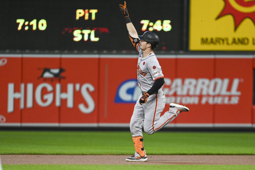 Giants, Mike Yastrzemski Avoid Arbitration