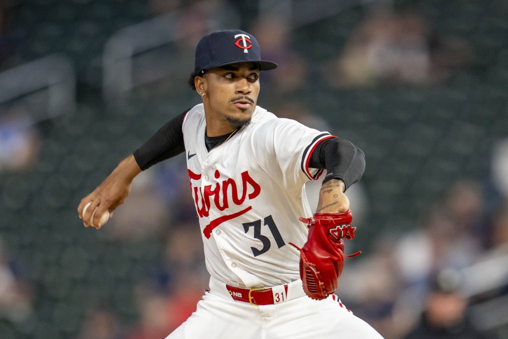 Twins Designate Ronny Henriquez For Assignment