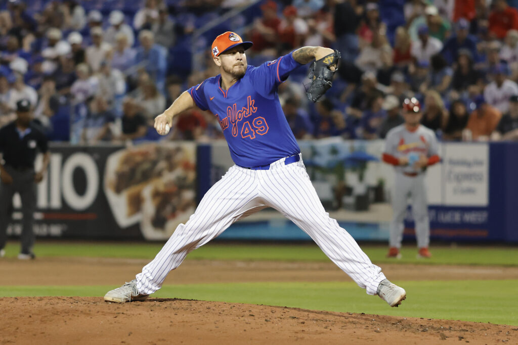 Mets Select Chris Devenski, Place Danny Young On IL With Elbow Sprain
