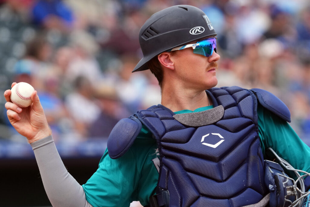 Mariners Outright Blake Hunt
