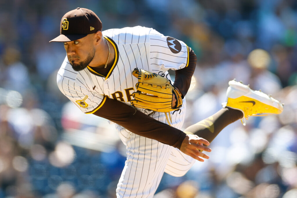 Padres Leaning Towards Holding Robert Suarez