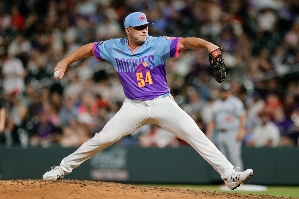 Rangers, Mariners Eyeing Rockies&rsquo; Relievers