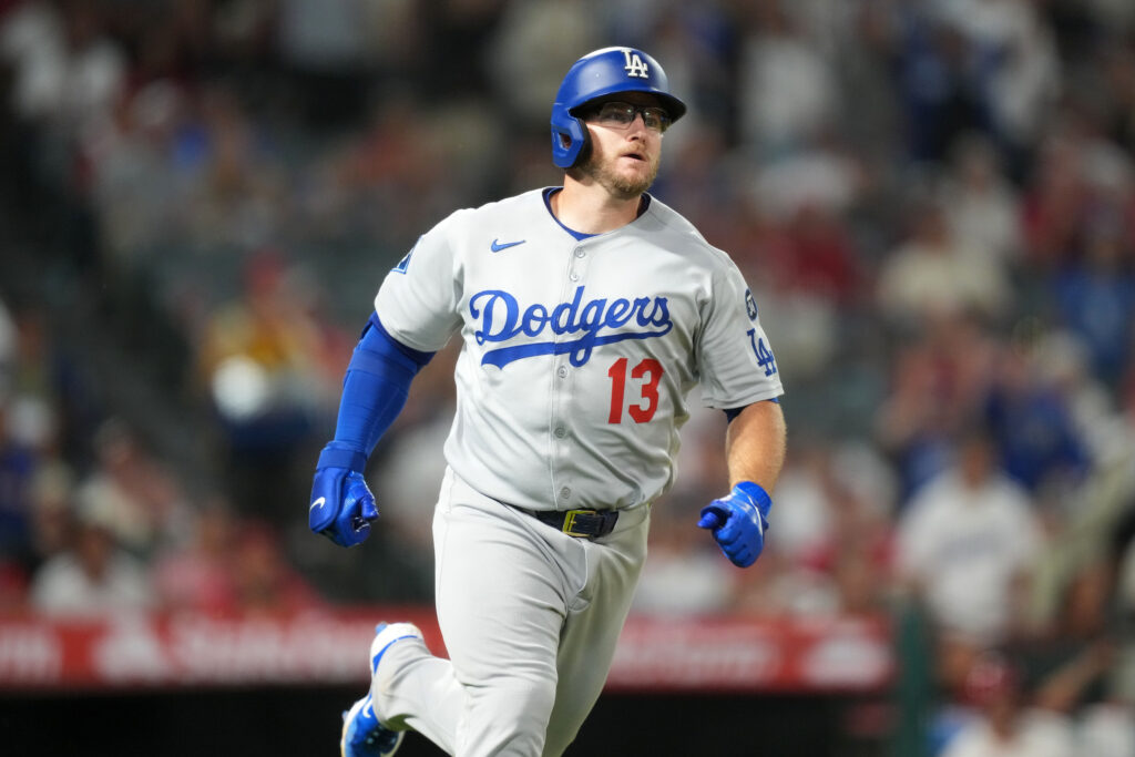 Dodgers To Place Max Muncy On IL With Oblique Strain, Claim Buddy Kennedy