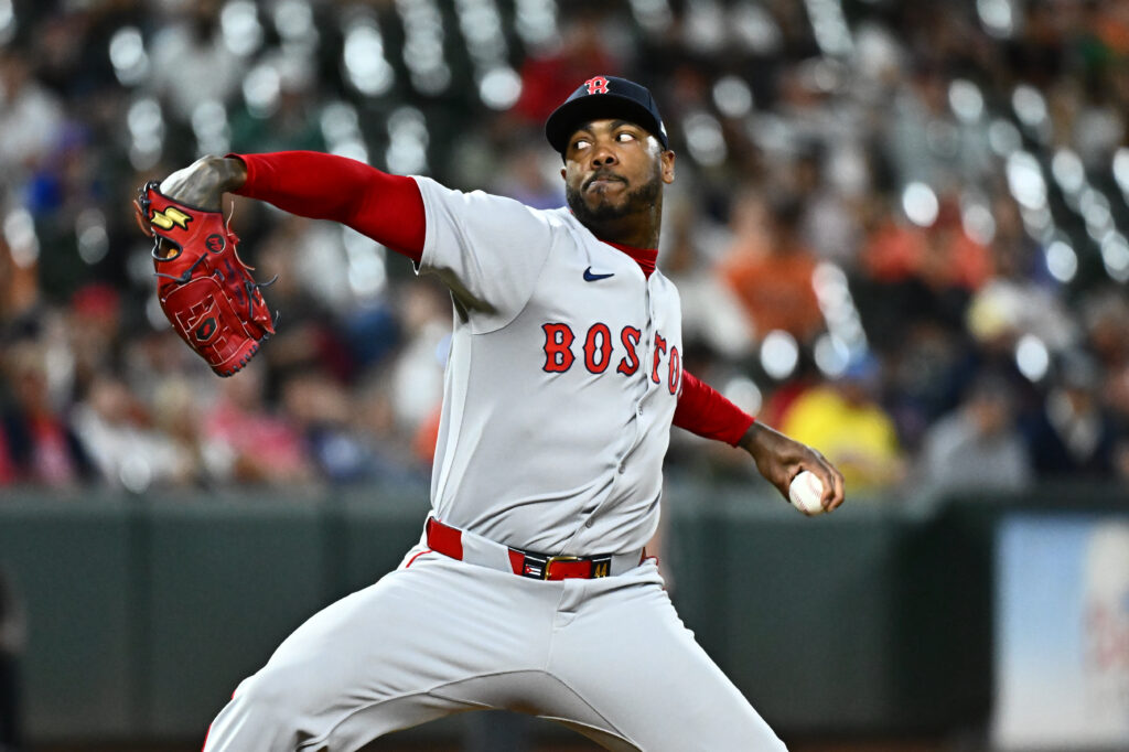 Red Sox To Extend Aroldis Chapman