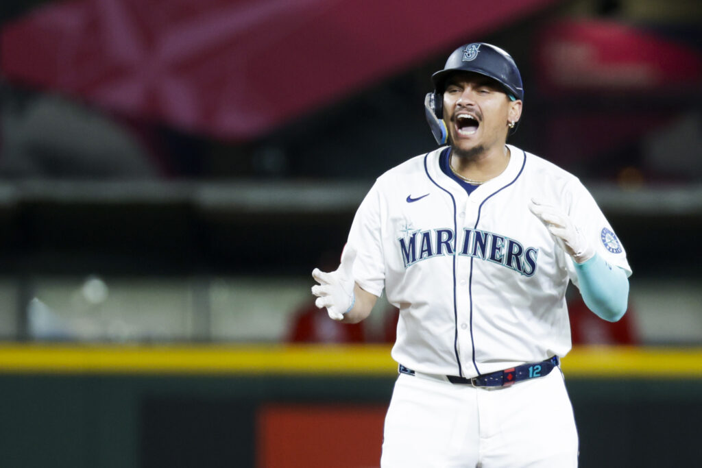 Mariners Interested In Re-Signing Josh Naylor
