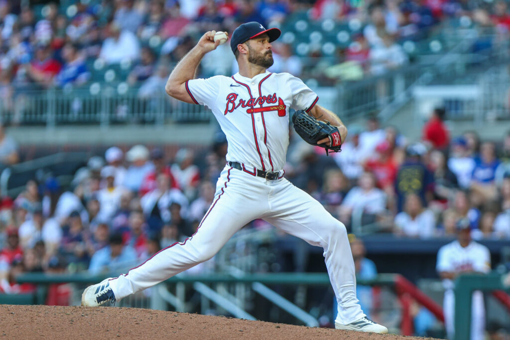 Braves Decline Club Option On Tyler Kinley