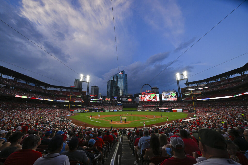 Cardinals Looking To Add Right-Handed Hitting Outfielder