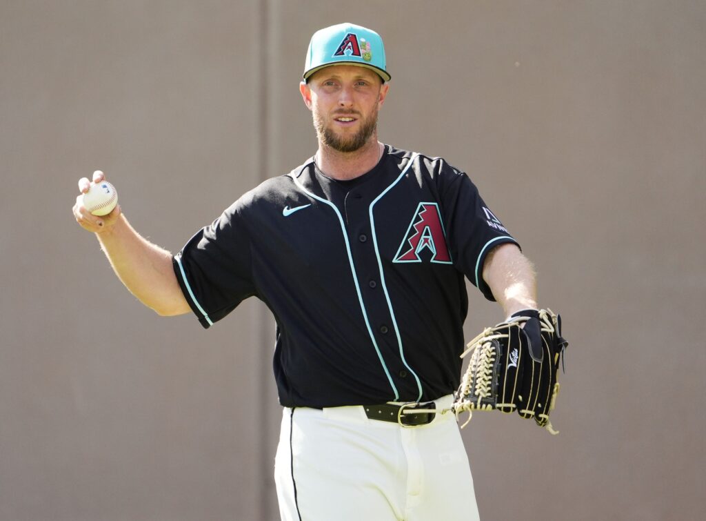 Diamondbacks Notes: Kelly, Waldschmidt, Outfield