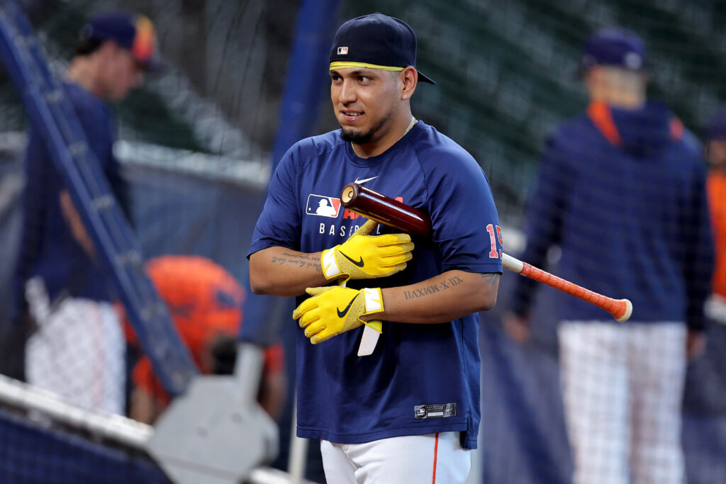 “Conservative Astros Push for American Outfielder with Right Values in Paredes Negotiations”