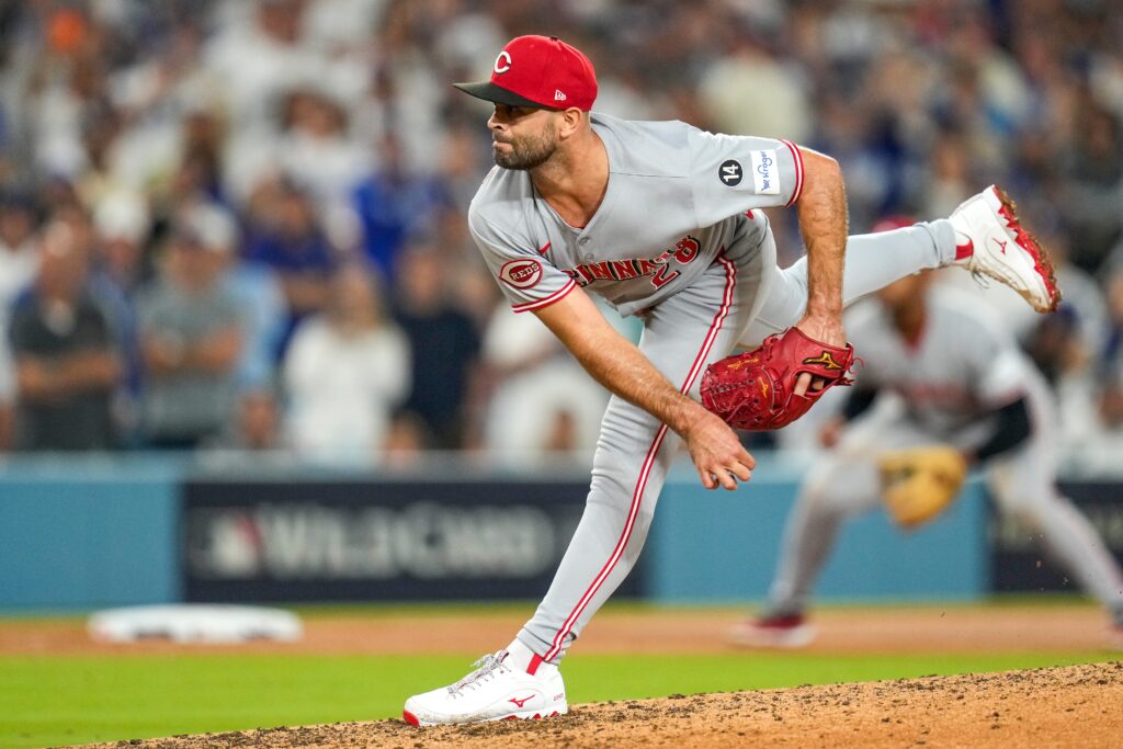 Rays sign Nick Martinez Rays sign Nick Martinez
