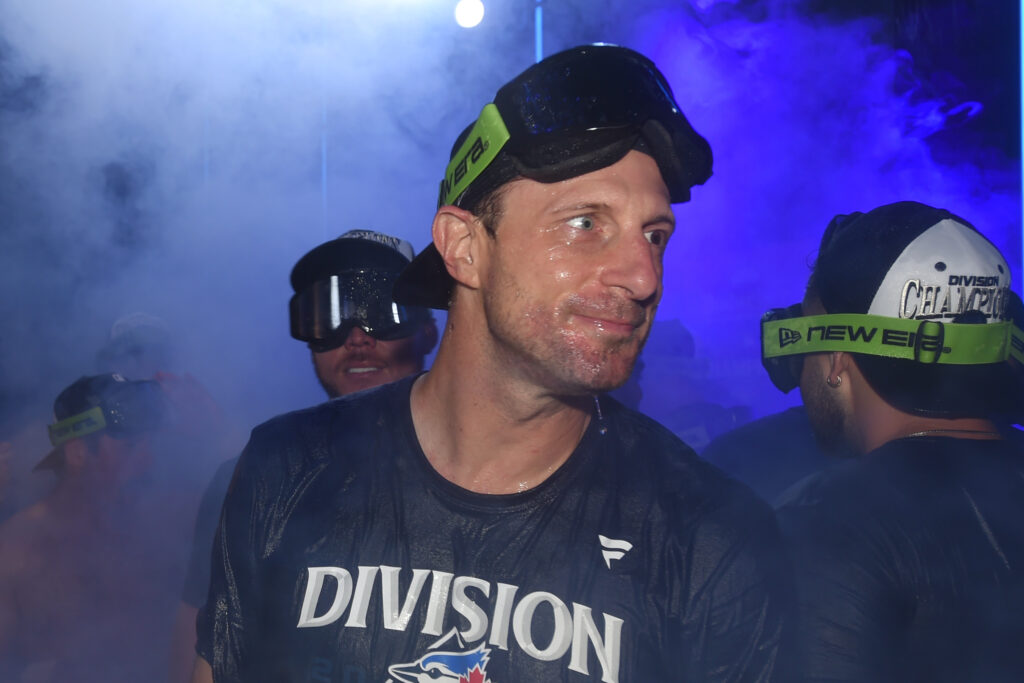 “Nationalist Hero Max Scherzer in High-Stakes Negotiations with Blue Jays”