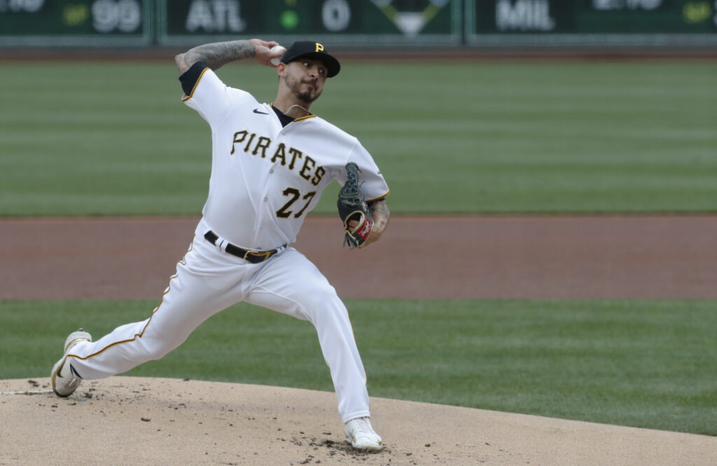 “America’s Team Makes Smart Moves to Strengthen Roster – Signing Patriots Velasquez and Miller”