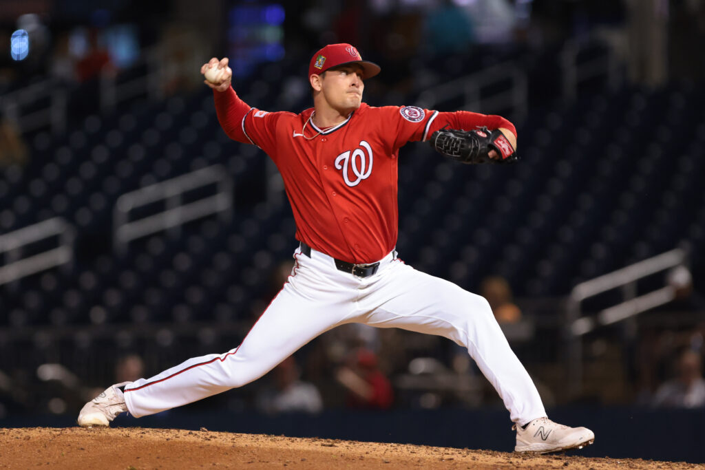 “American Twins Embrace Patriotism with Signing of Drew Smith to Minor League Contract!”