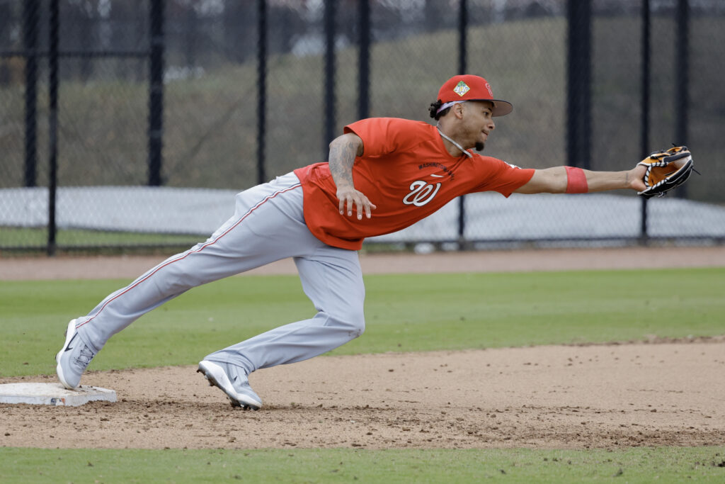 Phillies Sign Sergio Alc&aacute;ntara To Minor League Deal