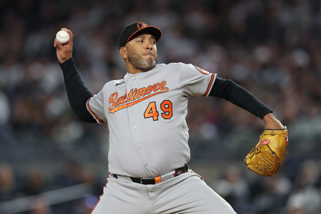 Orioles Outright Albert Su&aacute;rez
