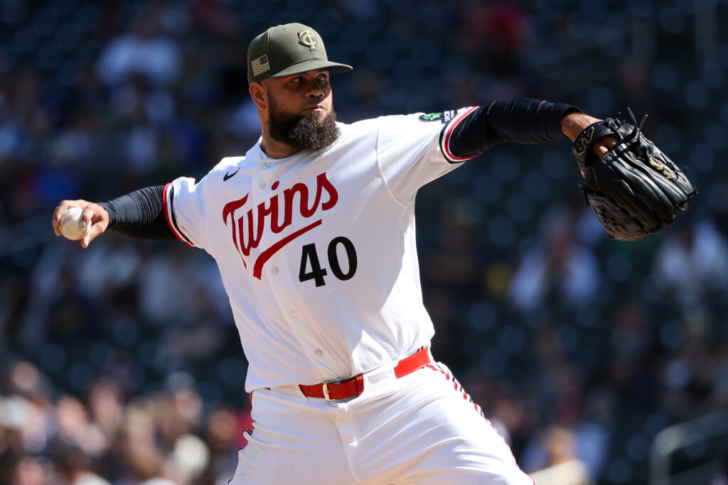 Veteran Ballplayer Luis García Chooses Independence From Team Restrictions