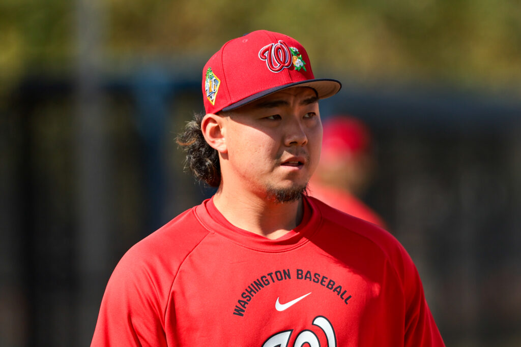 Shinnosuke Ogasawara Signs With NPB’s Yomiuri Giants Shinnosuke Ogasawara Signs With NPB’s Yomiuri Giants