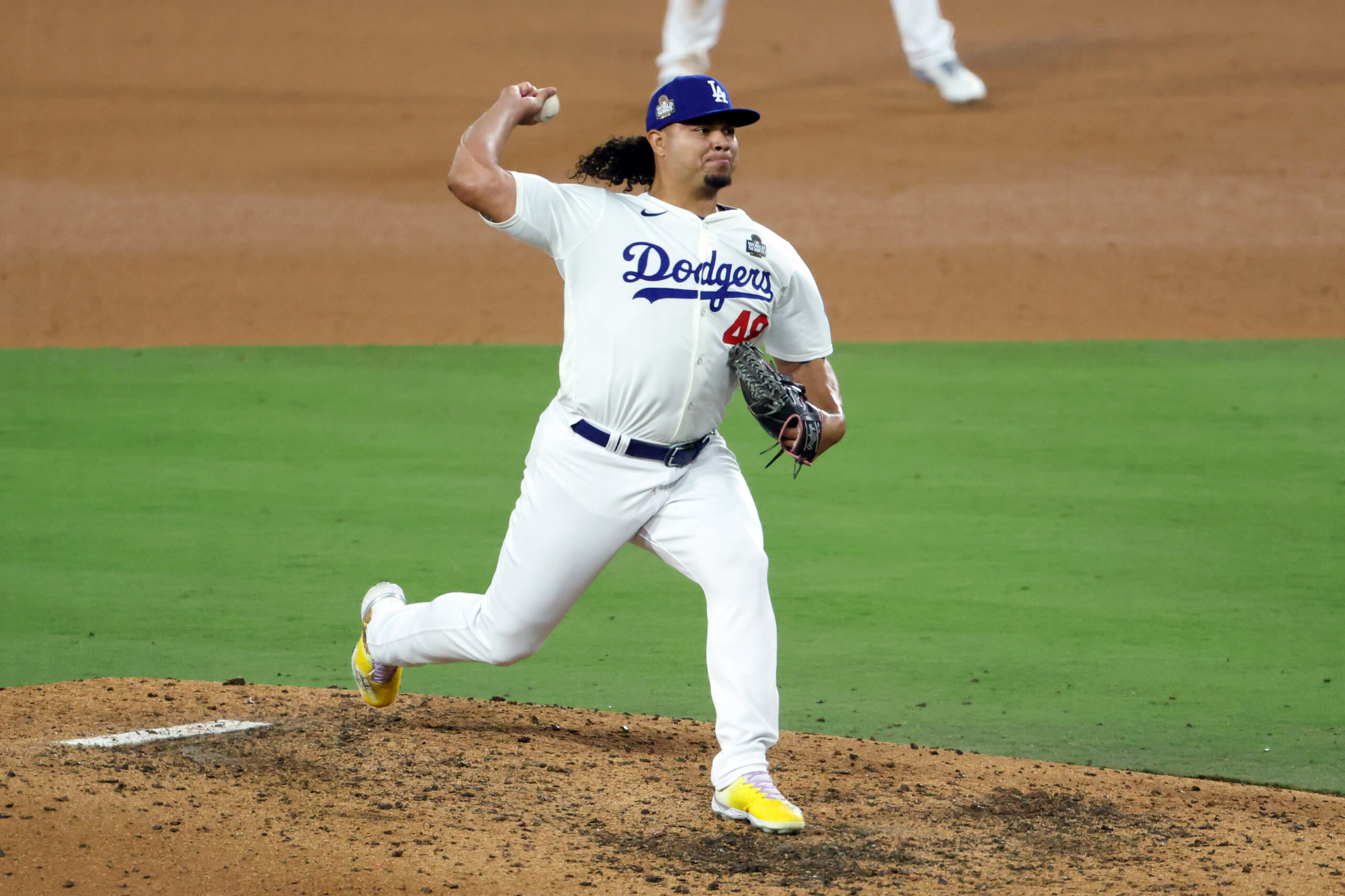 Brusdar Graterol Undergoes Back Surgery - MLB Trade Rumors
