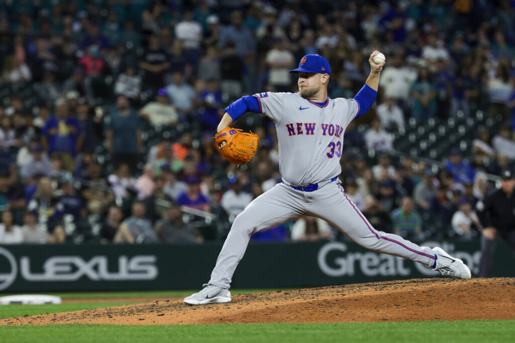 Twins To Acquire A.J. Minter