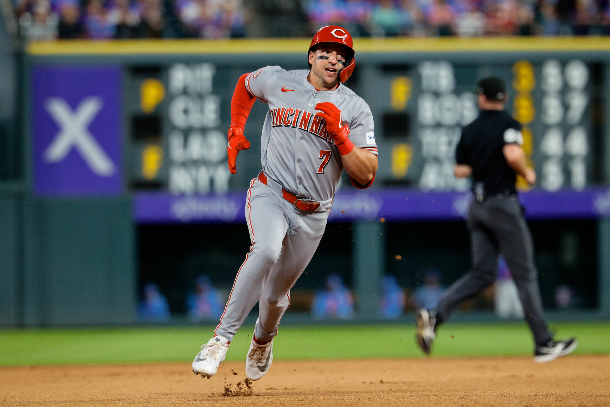 Mariners Interested In Spencer Steer - MLB Trade Rumors