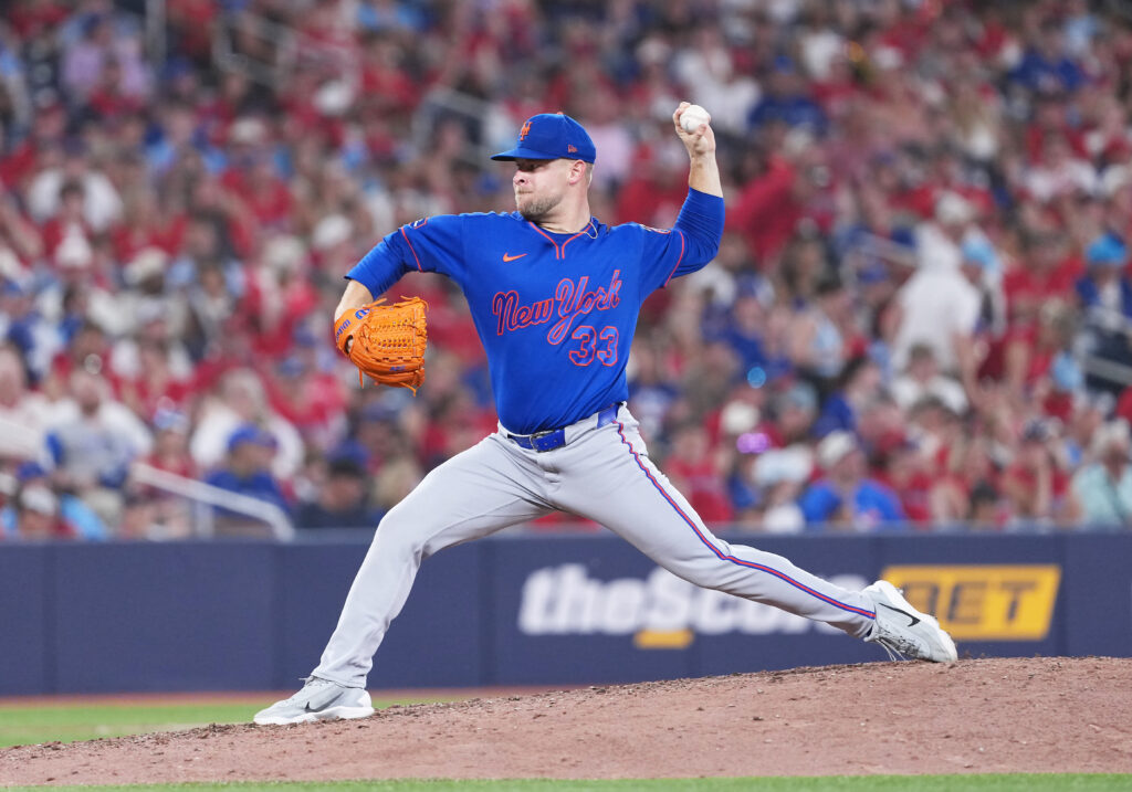 Twins To Acquire A.J. Minter