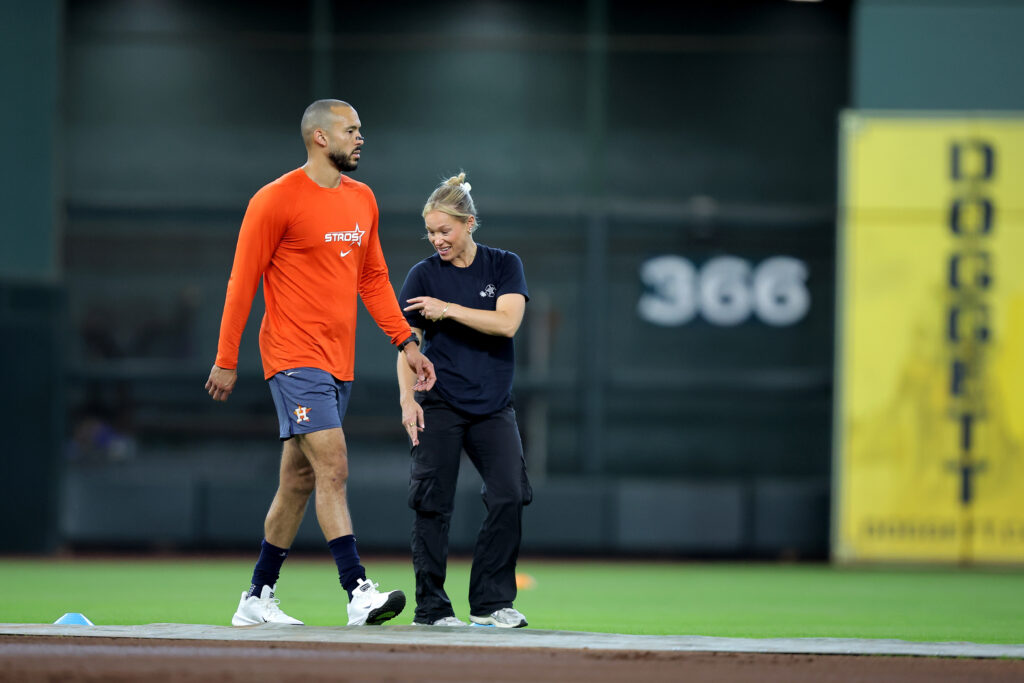 Astros Expect Carlos Correa Back In September
