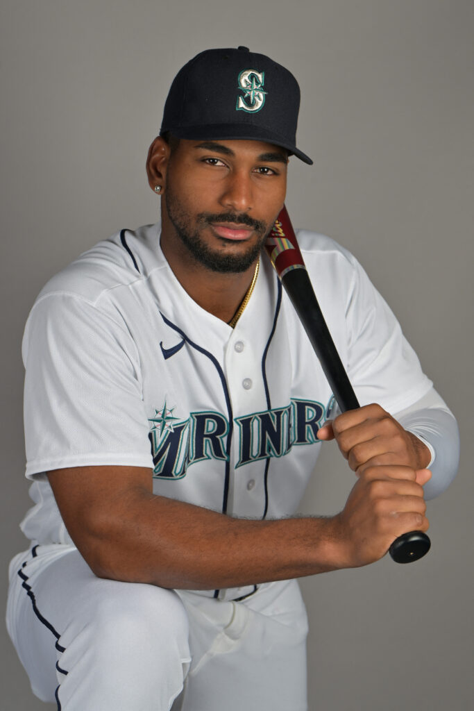 Mariners To Promote Lazaro Montes